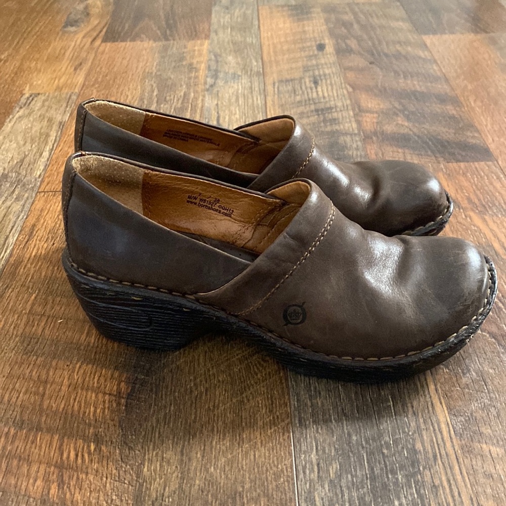 Born leather clogs size 7
